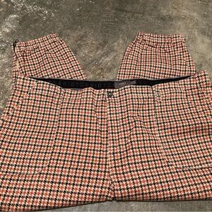 Torrid Stylish Houndstooth Woman’s Pants. Size 28s.
